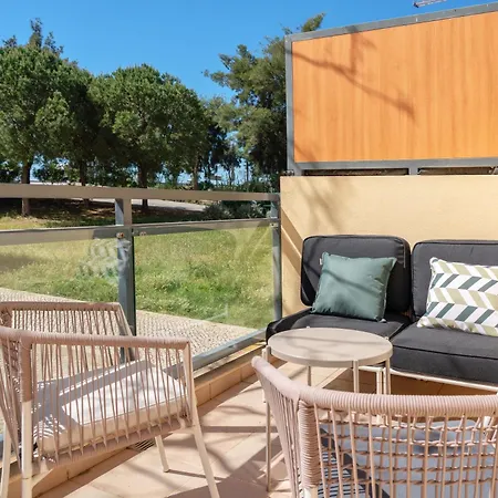 Privilege Ida With Rooftop Pool, Village Marina - Olhão