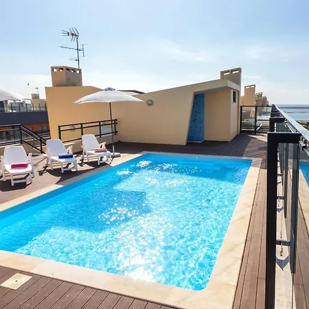 Privilege Ida With Rooftop Pool, Village Marina - Olhão